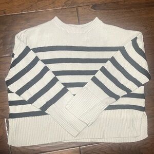 GAP Women's Black and White Striped Sweater